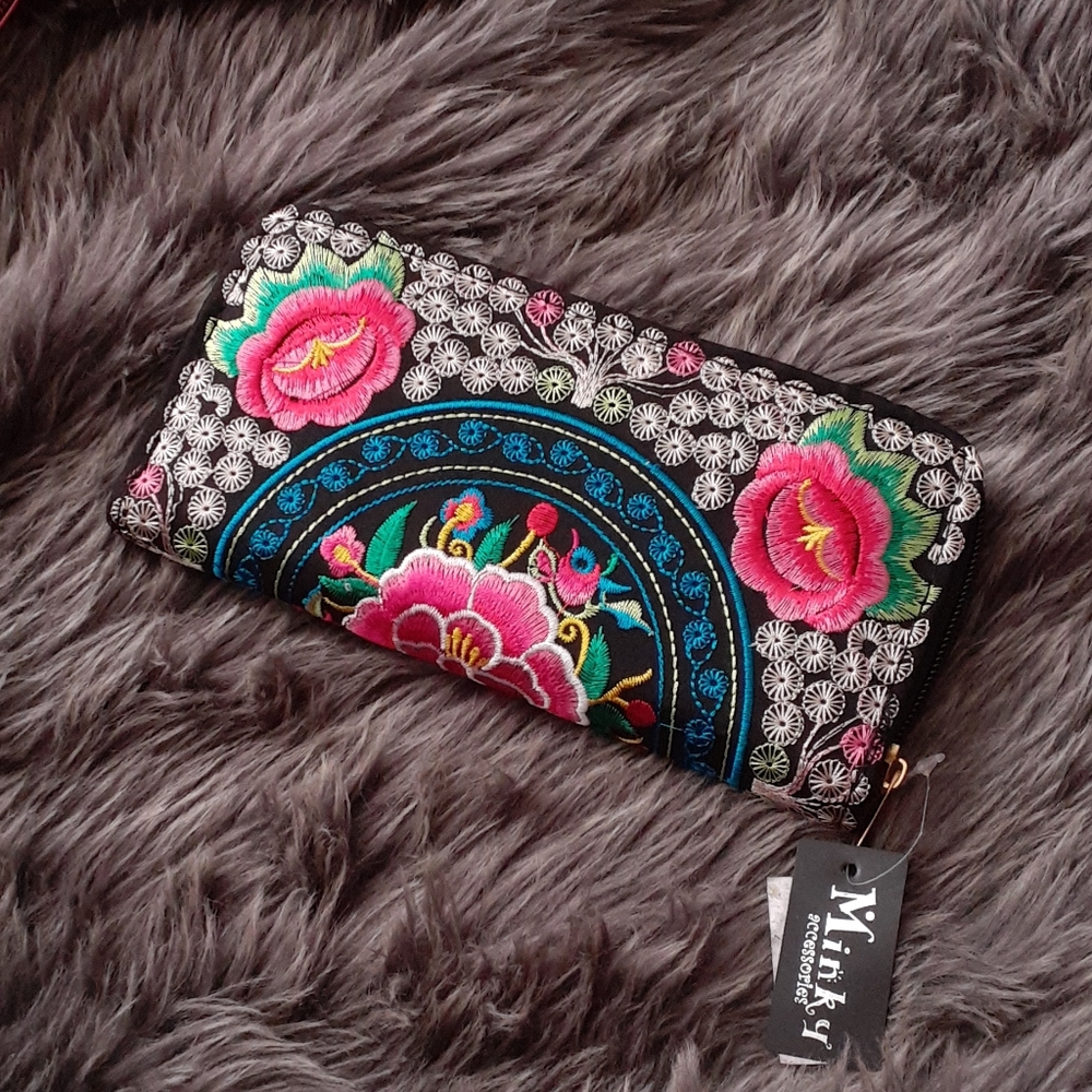 Beautiful Embroidery Women's Wallet
